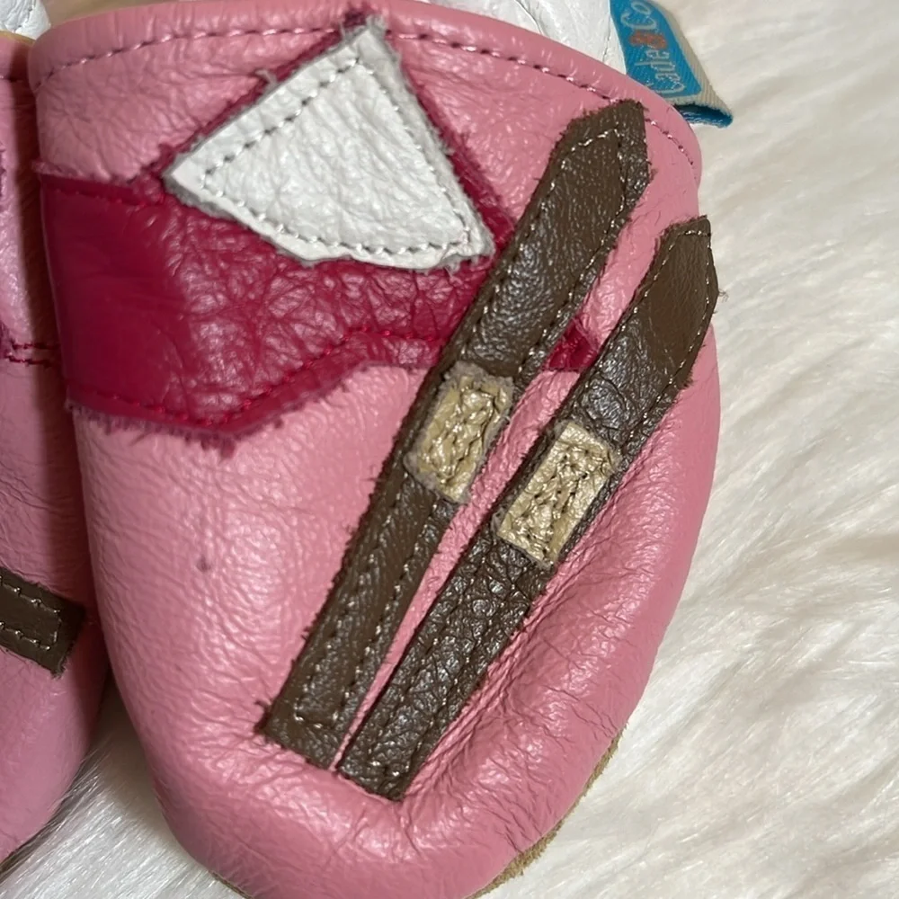 Cade & Co Ski Patrol Pink Leather Soft Suede Sole Shoes